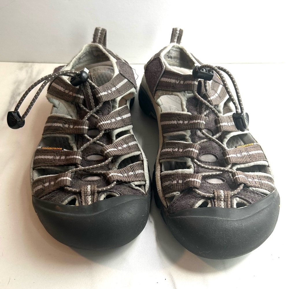 Keen Women's Dark Grey‎ Newport Waterproof Sandal in Size 6.5